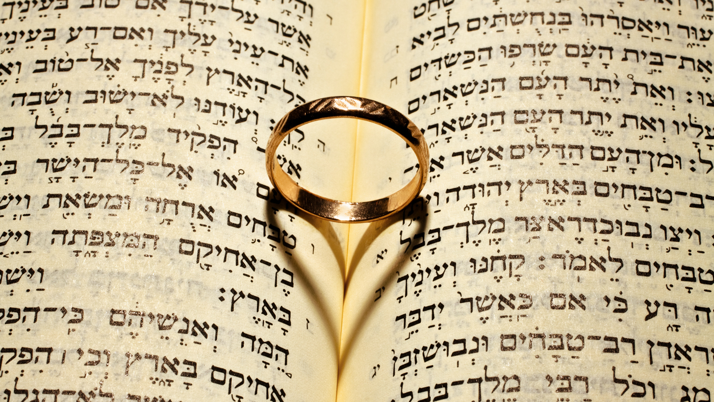 All night long on my bed I looked for the one my heart loves.